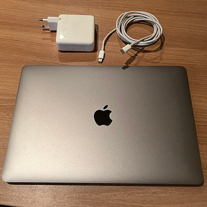 맥북프로 2019 터치바 13인치 i5 2.4Ghz / 8GB / 256GB / 스페이스그레이