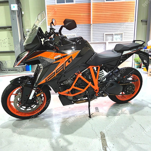 KTM 슈퍼듀크 1290GT