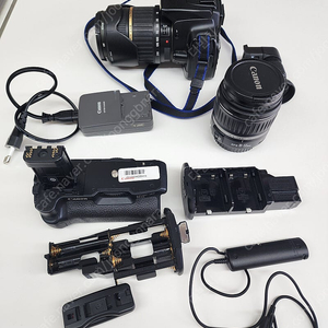 캐논 EOS. 400D 카메라. 캐논 EFS 18-55mm 렌즈. Tampon AF 18-200mm 렌즈 40만원에 팝니다.