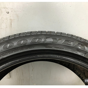 중고타이어 굿이어 이글투어링 275/40R22 디스커버리