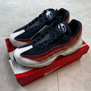 나이키 에어맥스95 airmax95 새제품 판매합니다. 265mm 빈티지코랄