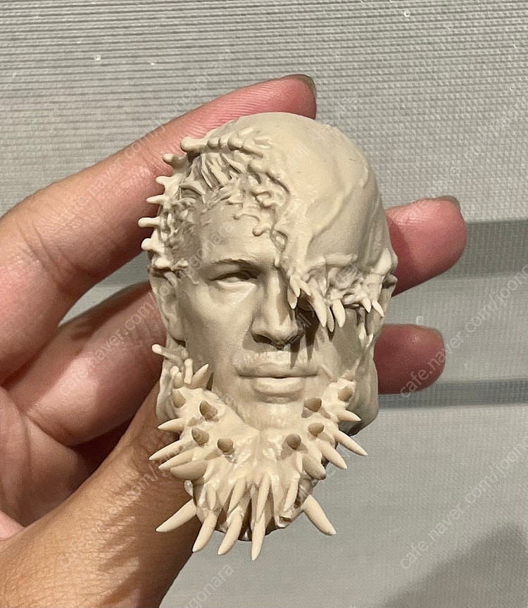 작가작 베놈 톰하디 반반 조형헤드--2