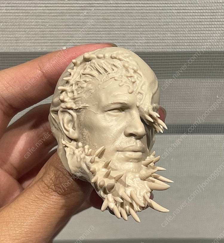 작가작 베놈 톰하디 반반 조형헤드--4