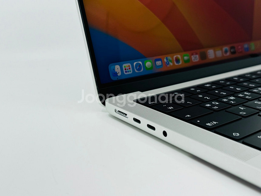 APPLE 맥북프로 14인치 M1 512GB 실버 상태...--3