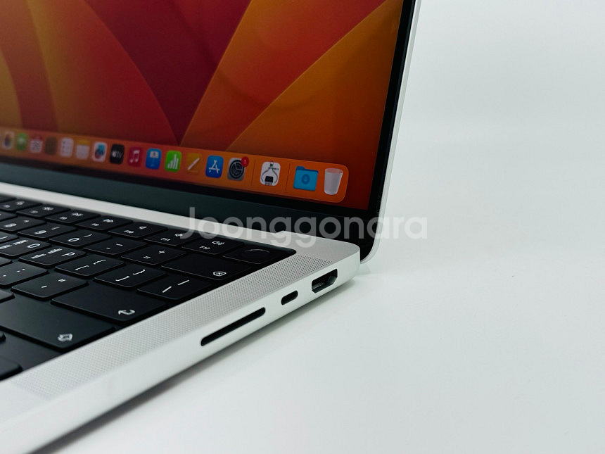 APPLE 맥북프로 14인치 M1 512GB 실버 상태...--4