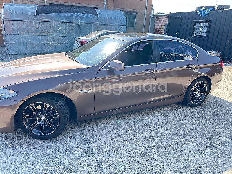 BMW f10 5시리즈350M18인치휠+타이어 판매합니...--0