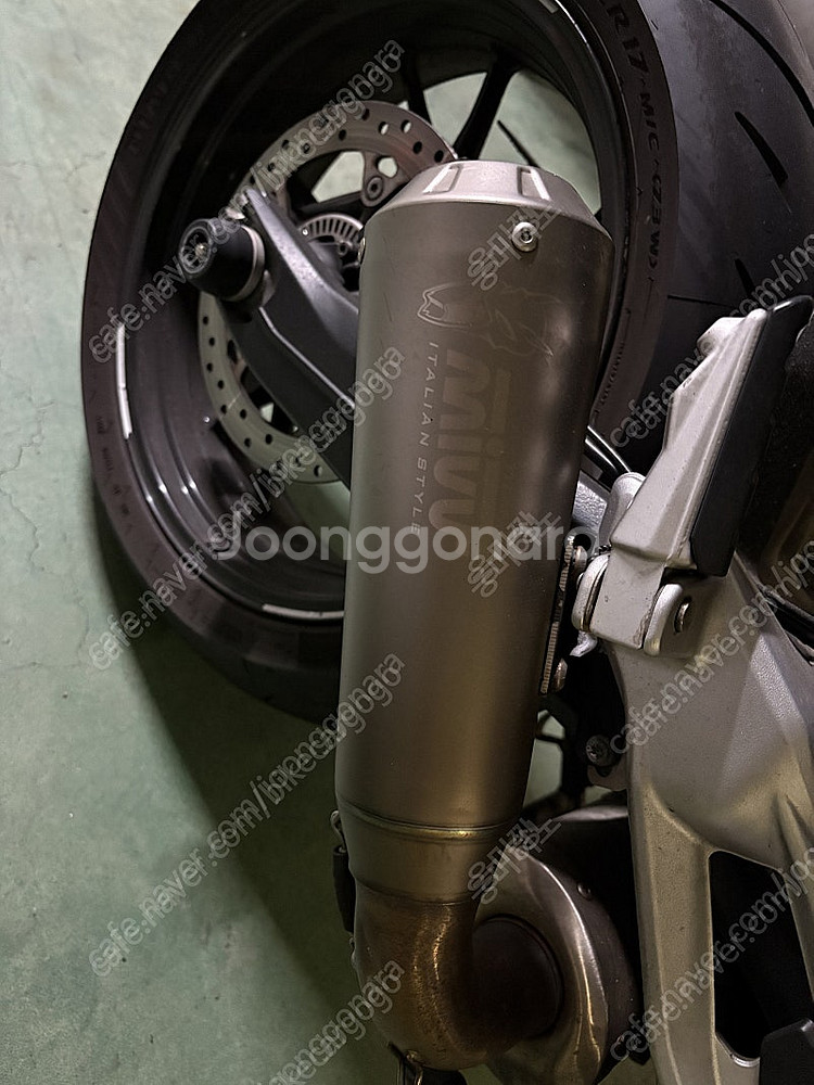 BMW 2021년식 F900R 판매합니다.--7