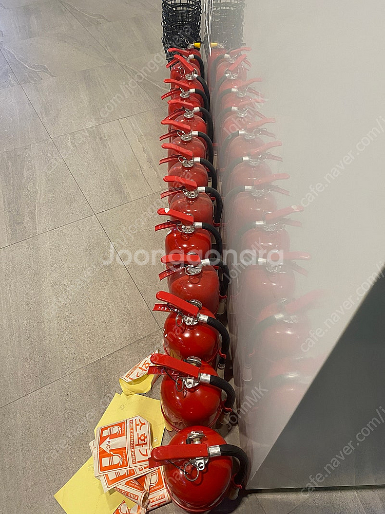 분말소화기 3.3kg 12개 + 1.5kg 2개--0