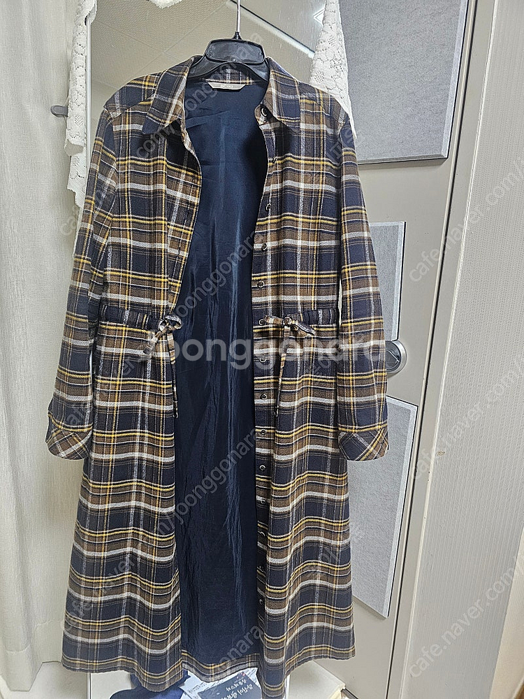 BCBG 여성 체크 롱남방--0