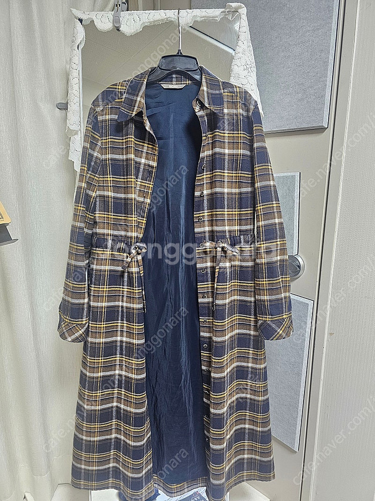 BCBG 여성 체크 롱남방--1
