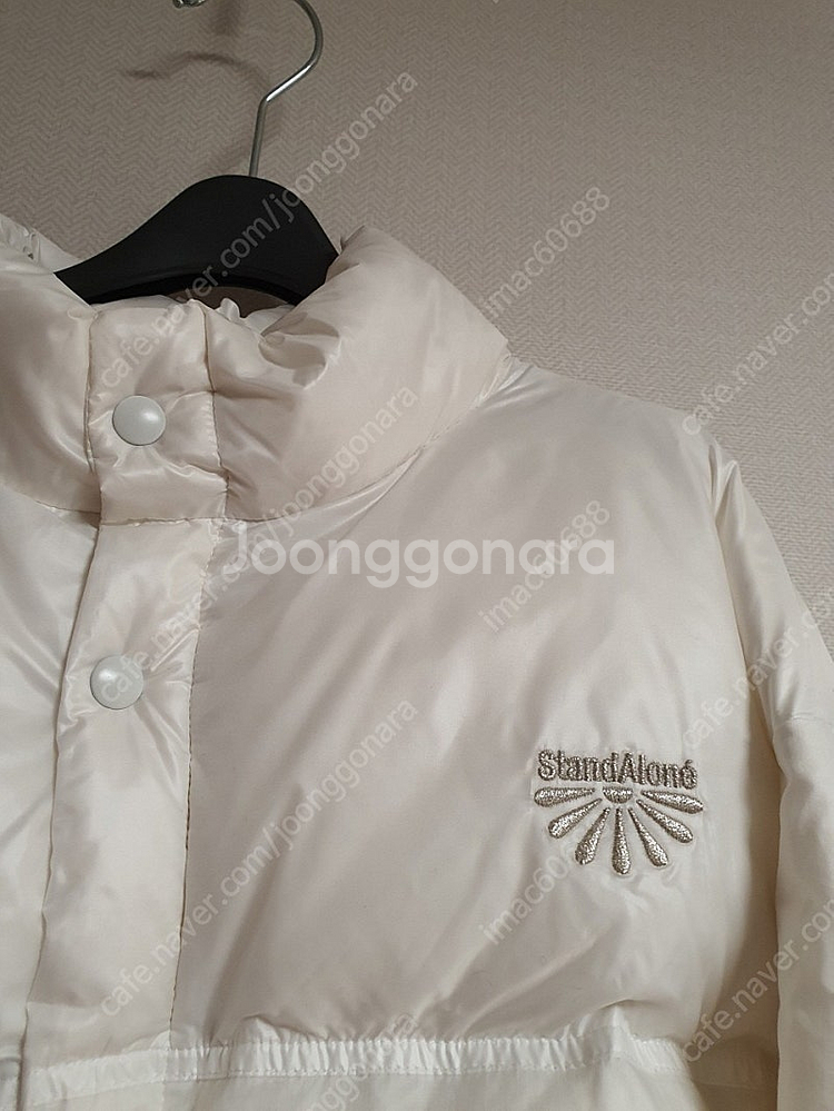 에크루 스탠드얼론 standalone 크롭 다운 패딩 ...--5