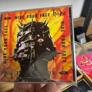 [X JAPAN] 히데(hide) 1st 솔로 HIDE YOUR FACE 초판/ 덤 있음(+오리지널 기타픽 증정) *초특가판매