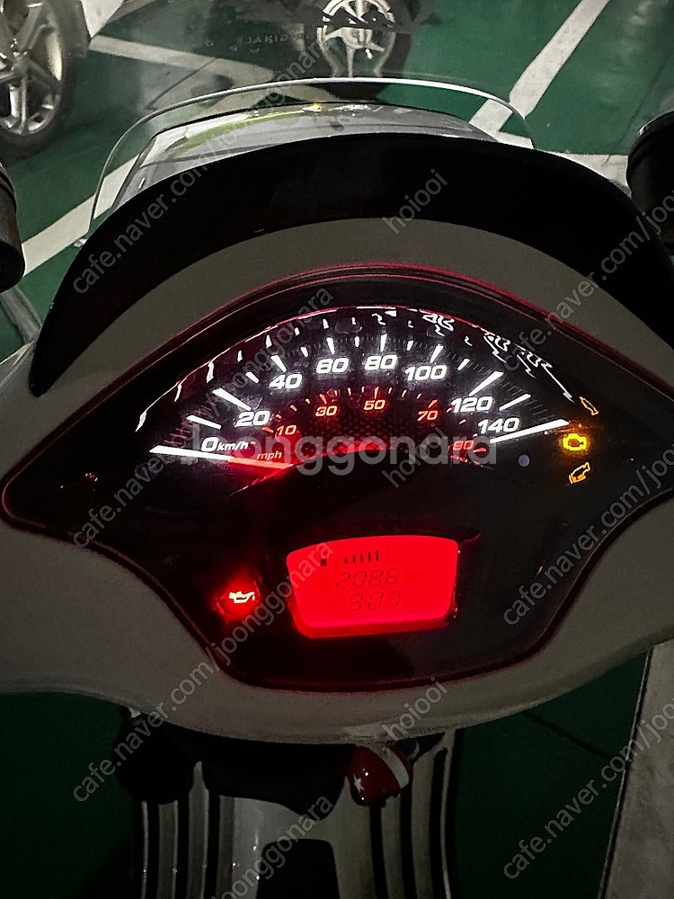 베스파 스프린트s 125cc(블랙에디션)--7