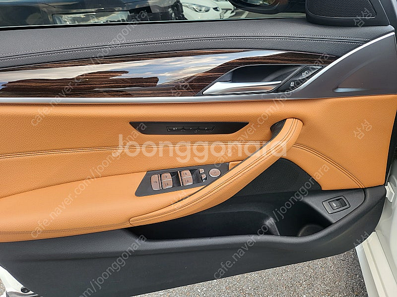 Bmw520i m스포츠 2021년10월등록 무사고--6