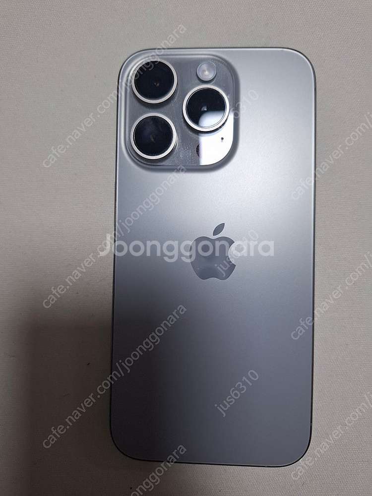 아이폰 15pro 티타늄 그레이 128g a급 판매합니...--1