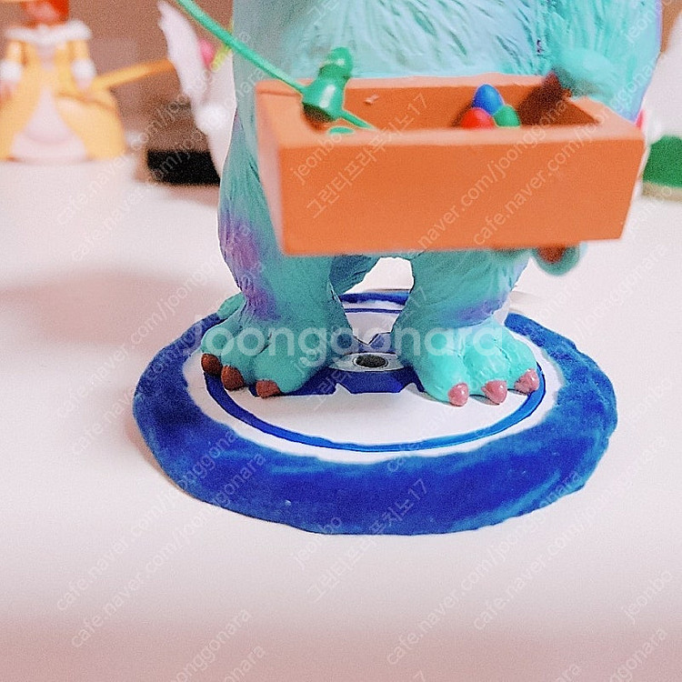 디즈니스토어 몬스터대학교 설리 오너먼트--1