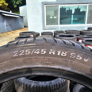 금호 윈터크래프트 윈터타이어 225/45/ r18 / g70 페리 18인치