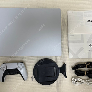 플레이스테이션5 PS5 플스5 디스크에디션 CFI-1018A 판매합니다.