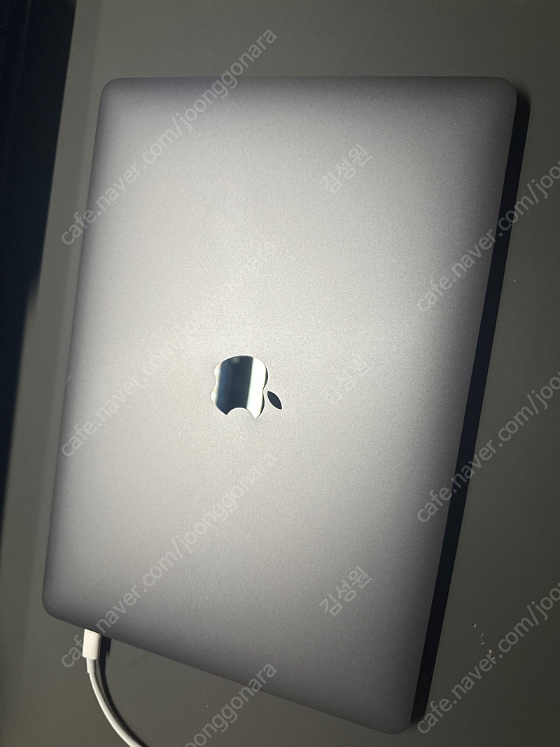 맥북 2020년 13인치 M1칩 램 16GB 용량 256G