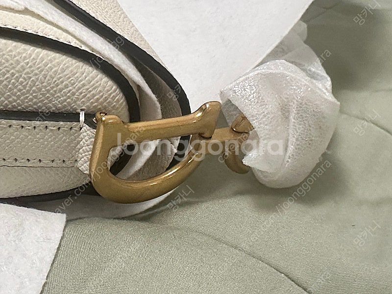 디올 미니 새들백 그레인드 카프스킨 라떼 새상품 판매합...--3