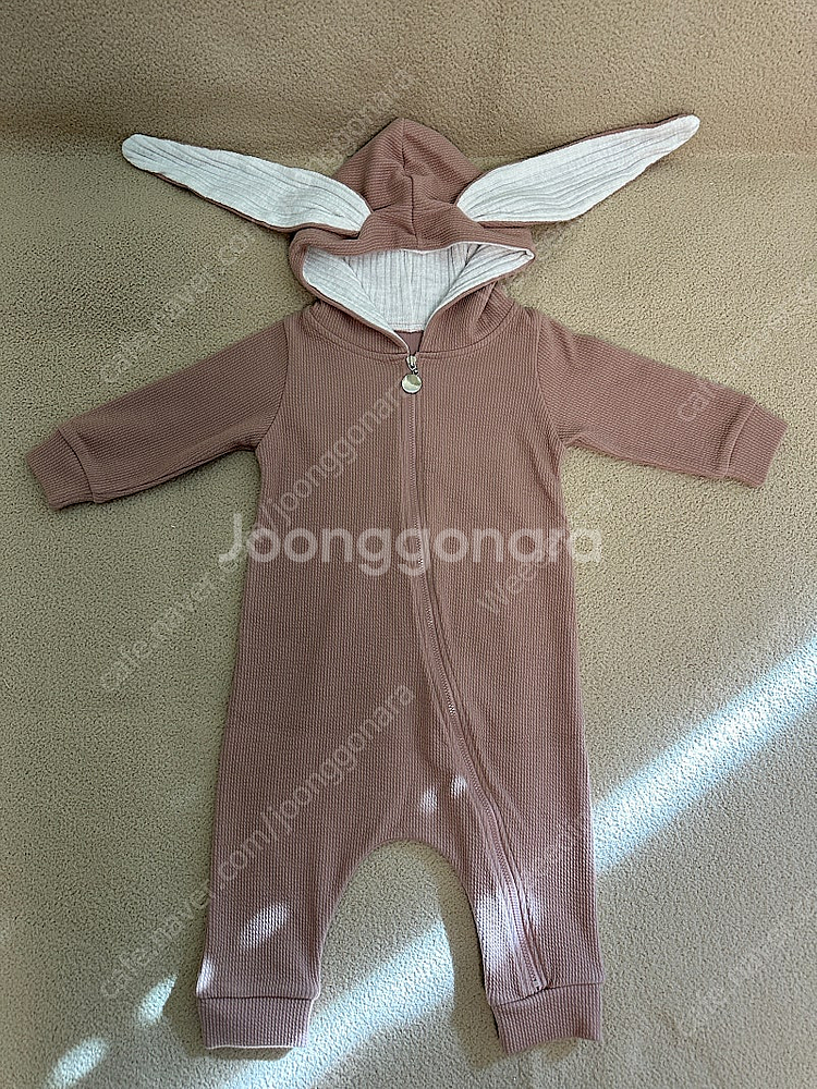 더랄라 토끼슈트, 티라노슈트 (S)--1