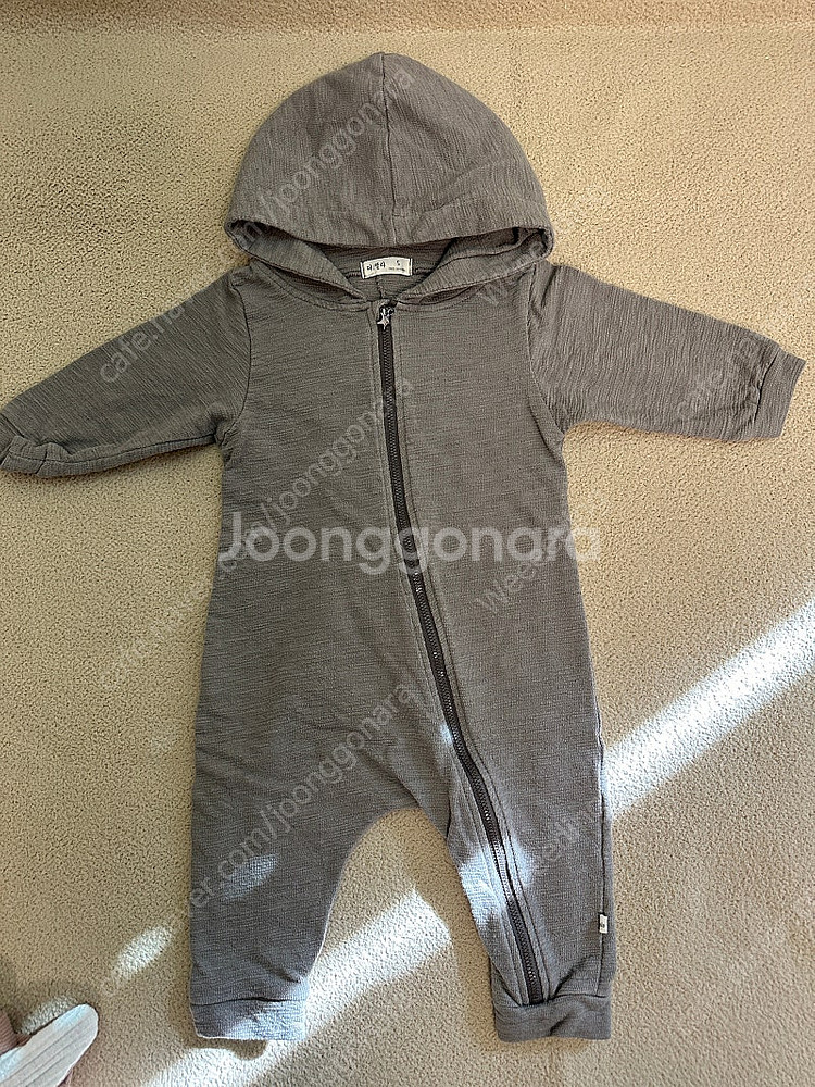 더랄라 토끼슈트, 티라노슈트 (S)--4