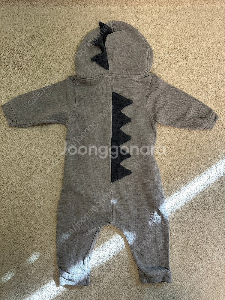 더랄라 토끼슈트, 티라노슈트 (S)--6