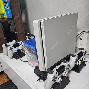 PS4화이트 슬림 거치대 & 조이스틱 4개