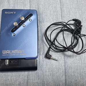 SONY 워크맨 WM EX677 METALIC BLUE 색상 정상작동품 판매합니다.