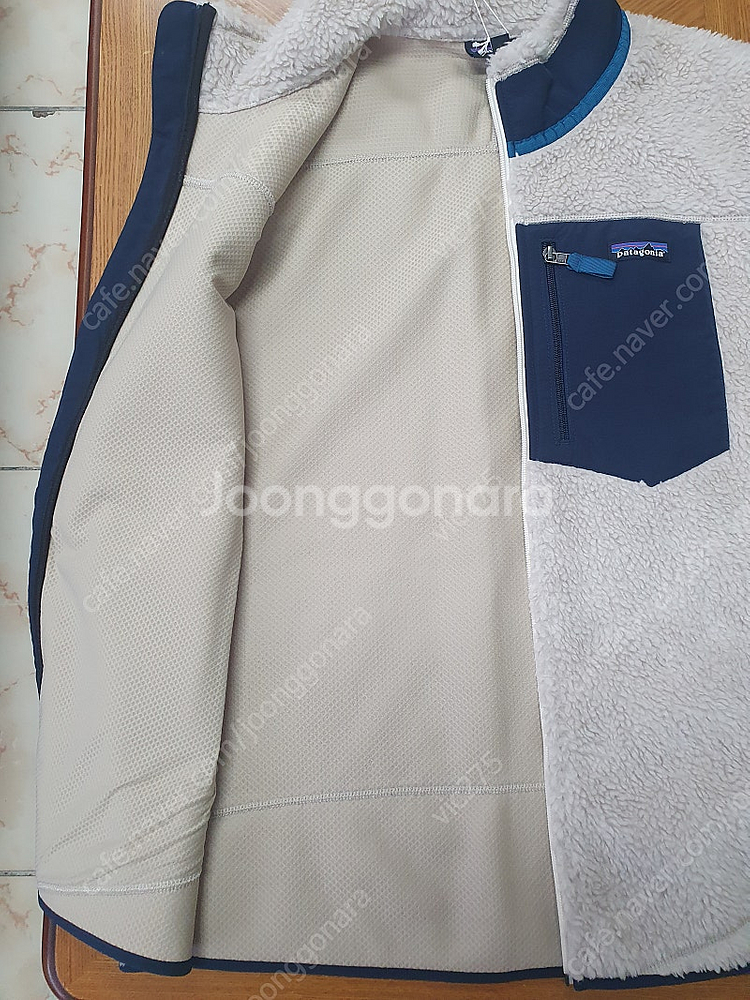 파타고니아 클래식 레트로 X 베스트 새제품 판매합니다.--3