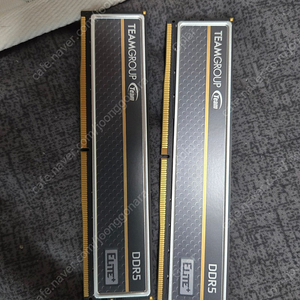 팀그룹 램 32 GB DDR5 2개 팝니다 엘리트 플러스입니다