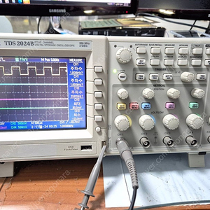 Tektronix TDS 2024B 오실로스코프(200Mhz Bandwidths)