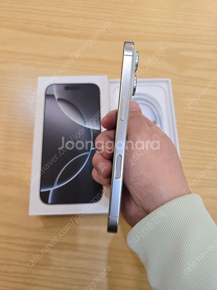 아이폰16프로화이트티타늄512gb 자급제단순개봉미사용폰...--7
