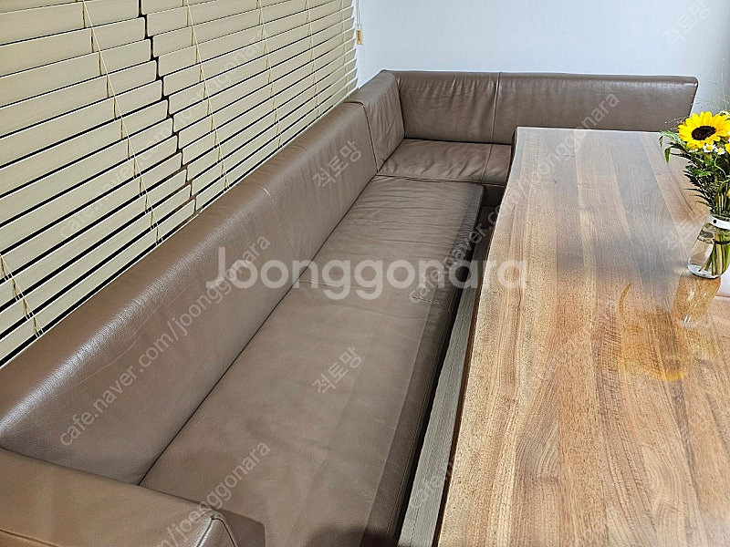 한샘도무스디자인 테이블 쇼파 코이노 식탁--2