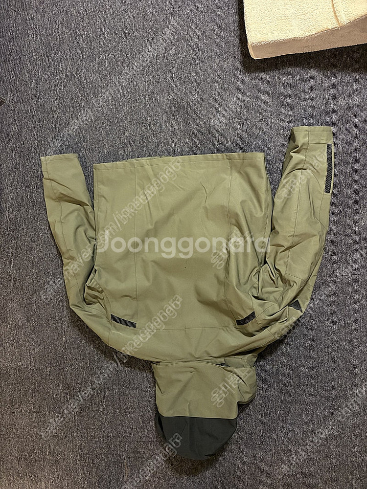 다이네즈 디드라이 메이페어 자켓 판매합니다.--1