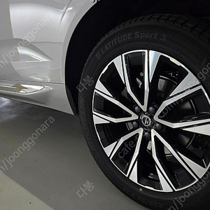 볼보 XC60 출고 순정 타이어 판매 (235 55R 19인치)