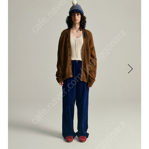 더바넷 blue furrow corduroy pants (s) 판매합니다.