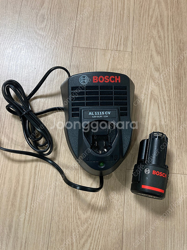 보쉬 10.8v 배터리. 충전기--1