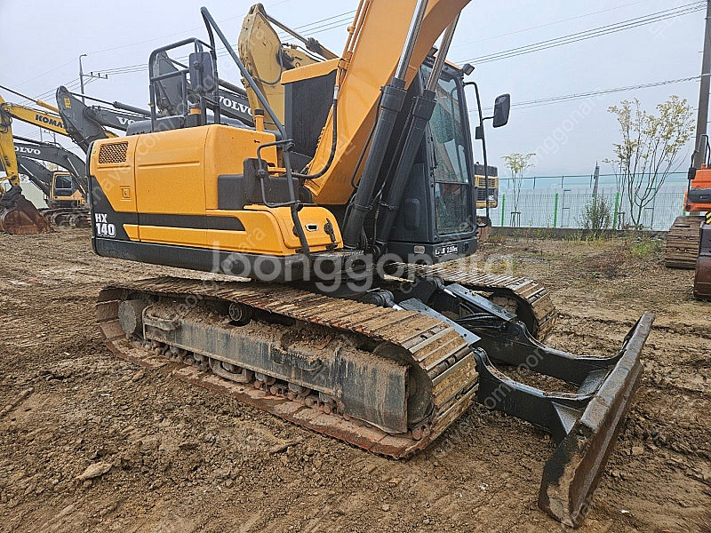 현대 HX140LC 2016년식 삽날 회전라인 표준 붐...--0