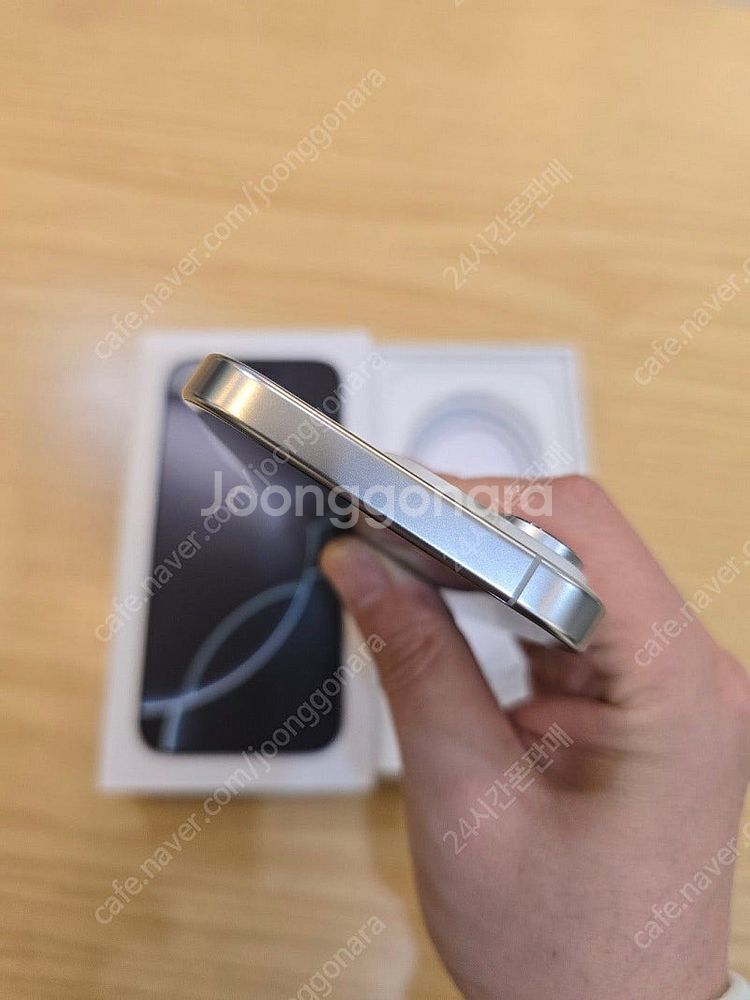 아이폰16프로화이트티타늄512gb 자급제단순개봉미사용폰...--4