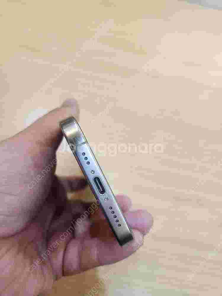 아이폰16프로 128기가 네츄럴티타늄 기스하나없는 배터...--7
