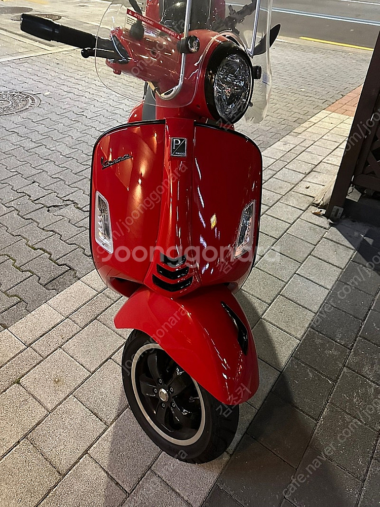 베스파 gts125 23년식 레드 블랙에디션 팝니다(가...--4