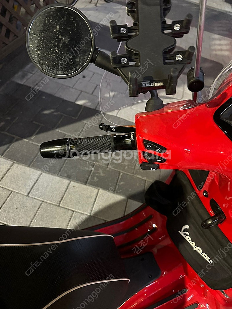 베스파 gts125 23년식 레드 블랙에디션 팝니다(가...--5