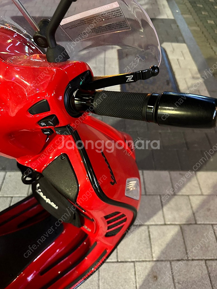 베스파 gts125 23년식 레드 블랙에디션 팝니다(가...--6