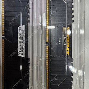 커세어 벤젠스 ddr4 2666 16gb x 2ea 32gb 팝니다