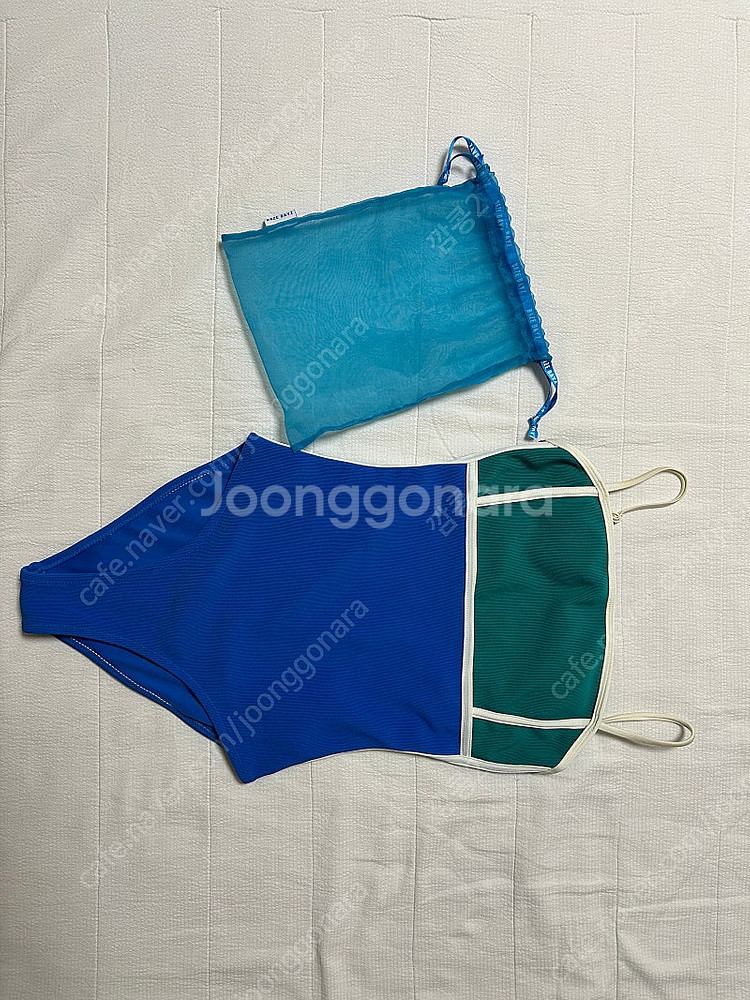 데이즈데이즈 수영복 사이즈 S 택포(가격인하)--0