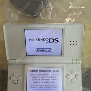 닌텐도 ds lite 화이트+충전기+게임침 풀세트 팝니다