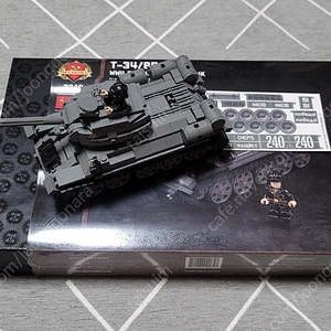 레고 브릭매니아 brickmania T-34/85-WW2 Russian Medium Tank 팝니다.