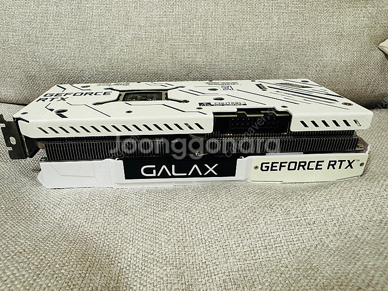 갤럭시 3070ti 화이트 판매합니다.--1