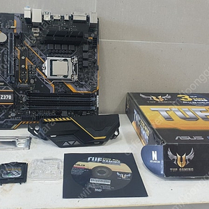 인텔 i7 8700k CPU와 ASUS TUF Z370 PLUS GAMING 메인보드